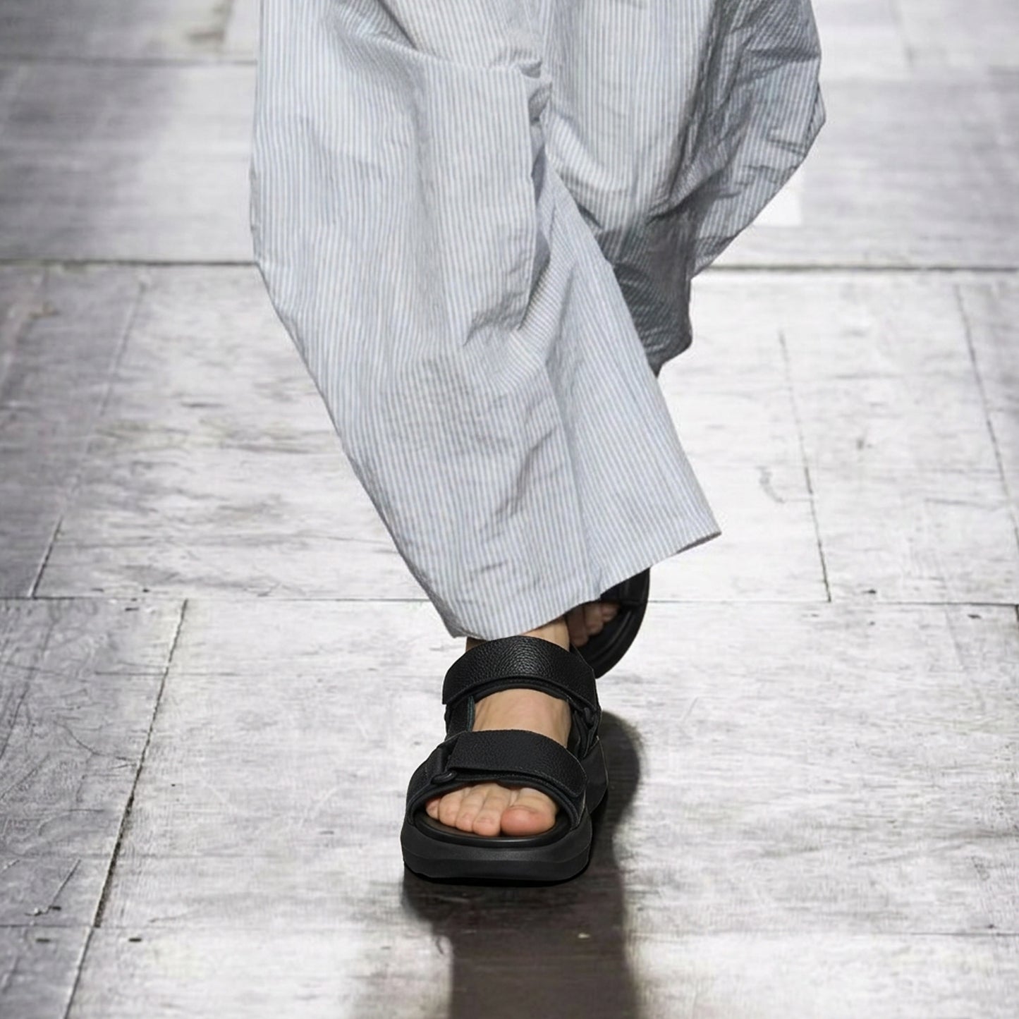 SCHON LEATHER SANDAL SOPHNET. X ONWUAD LIMITED EDITION